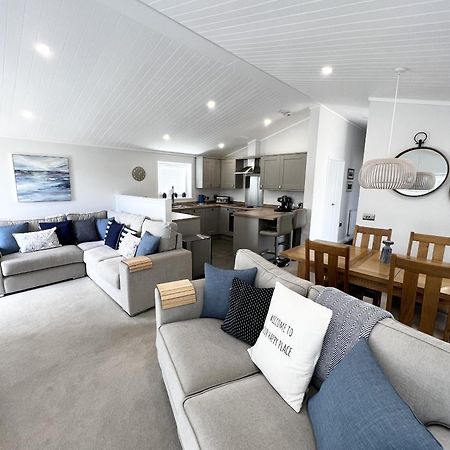 Diddly Squat Lodge With Hot Tub, Pendle View Holiday Park Clitheroe Zewnętrze zdjęcie