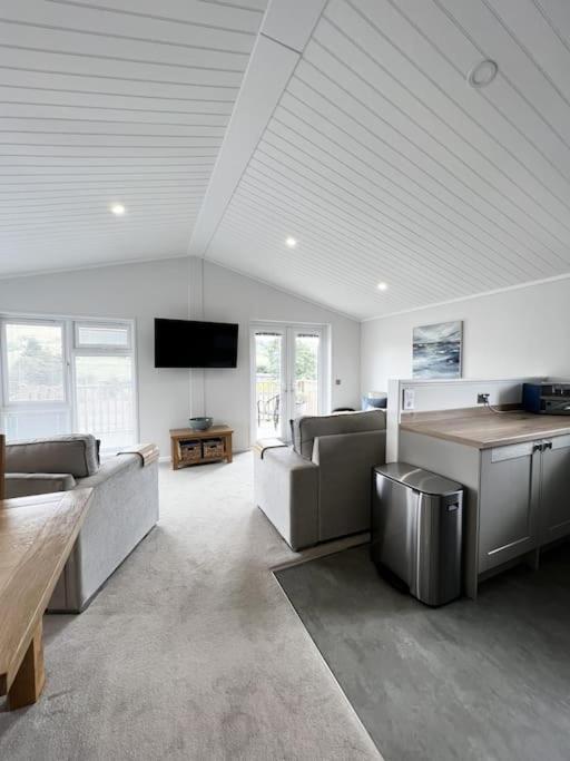 Diddly Squat Lodge With Hot Tub, Pendle View Holiday Park Clitheroe Zewnętrze zdjęcie